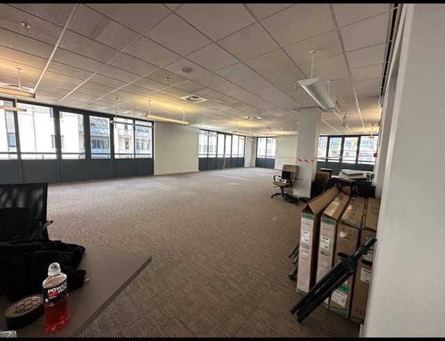 1,563M² OFFICE TO LET IN SANDTON CENTRAL